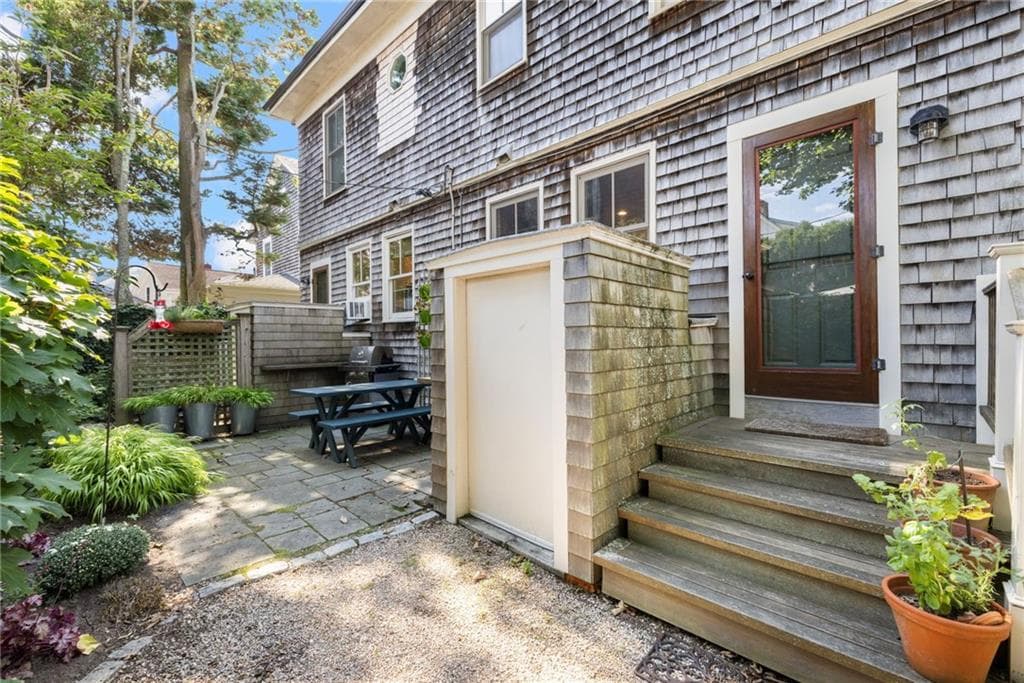 Multi Family at 35 37 Mt. Vernon Street, Newport, photo 46 of 50