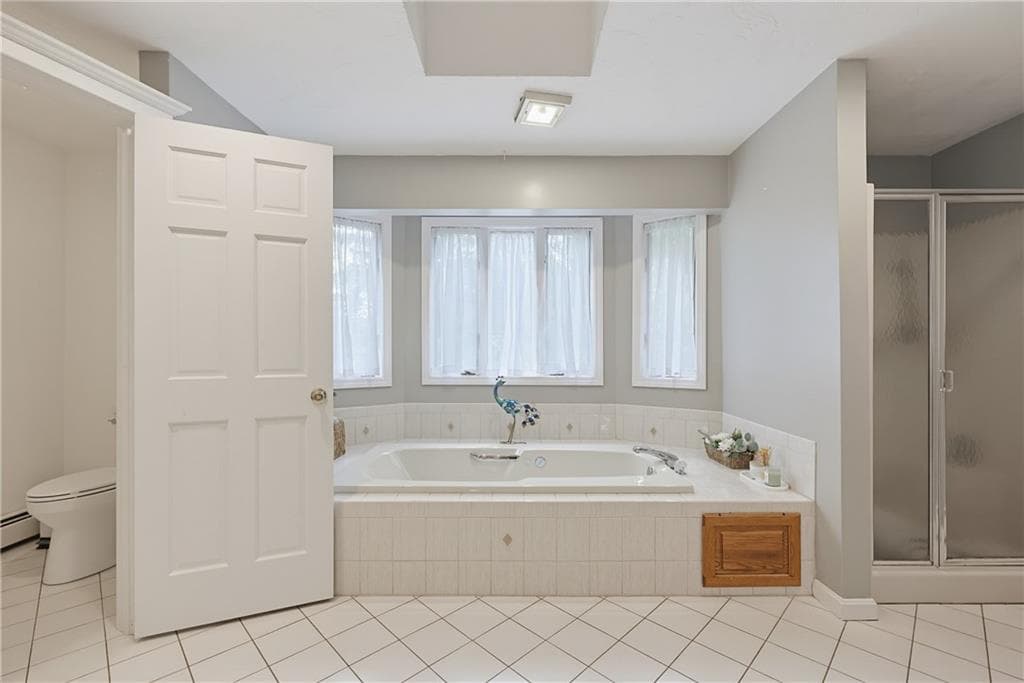 Single Family Residence at 34 Georgiana Drive, Cumberland, photo 25 of 42