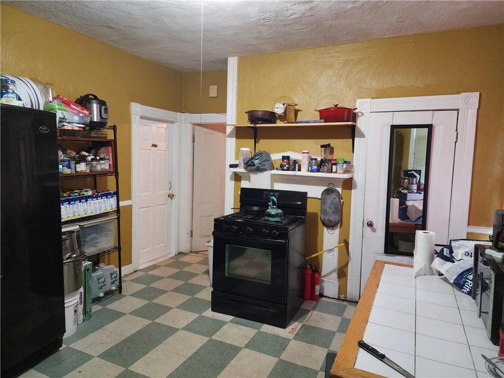 Multi Family at 132 Putnam Street, Providence, photo 10 of 25
