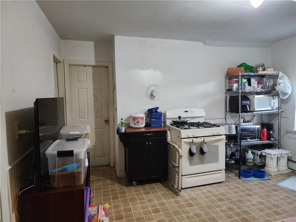 Multi Family at 132 Putnam Street, Providence, photo 19 of 25