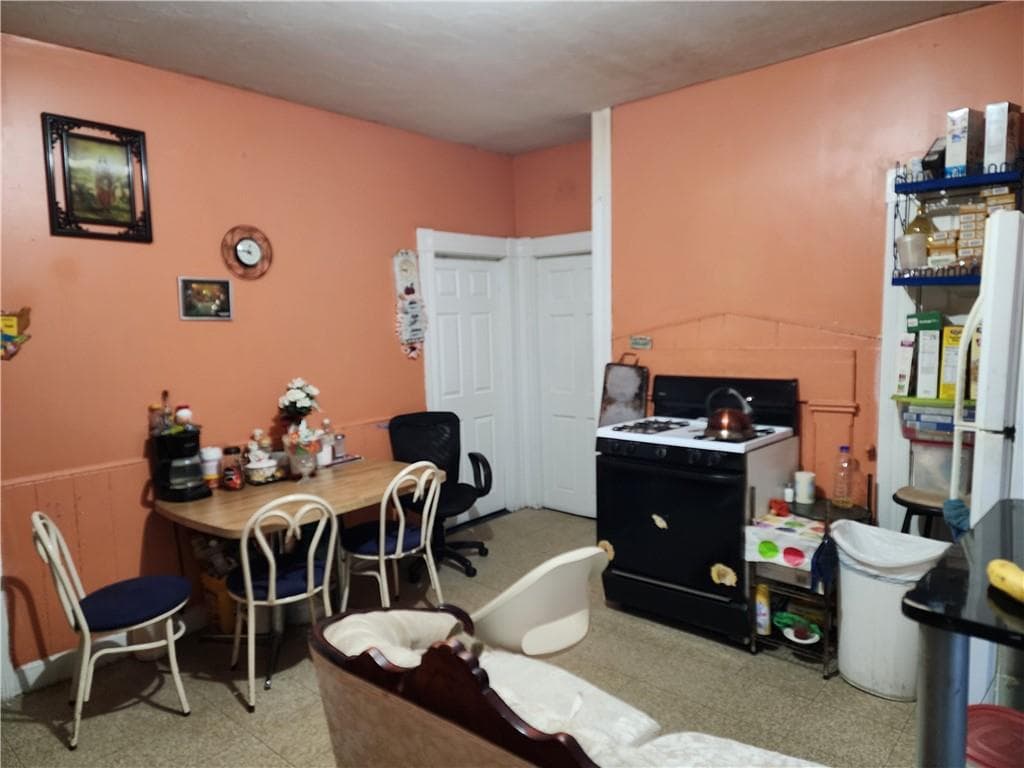 Multi Family at 132 Putnam Street, Providence, photo 8 of 25
