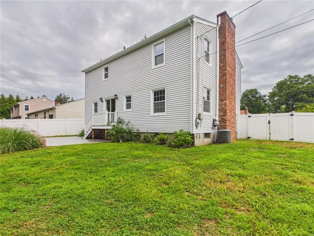 Single Family Residence at 83 Sandro Drive, Warwick, photo 2 of 33