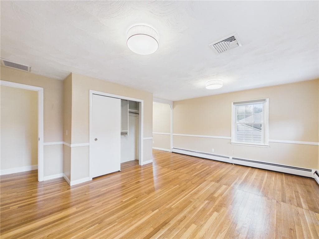 Single Family Residence at 83 Sandro Drive, Warwick, photo 20 of 33