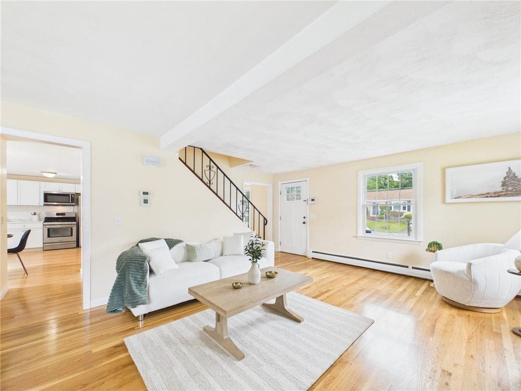 Single Family Residence at 83 Sandro Drive, Warwick, photo 14 of 33