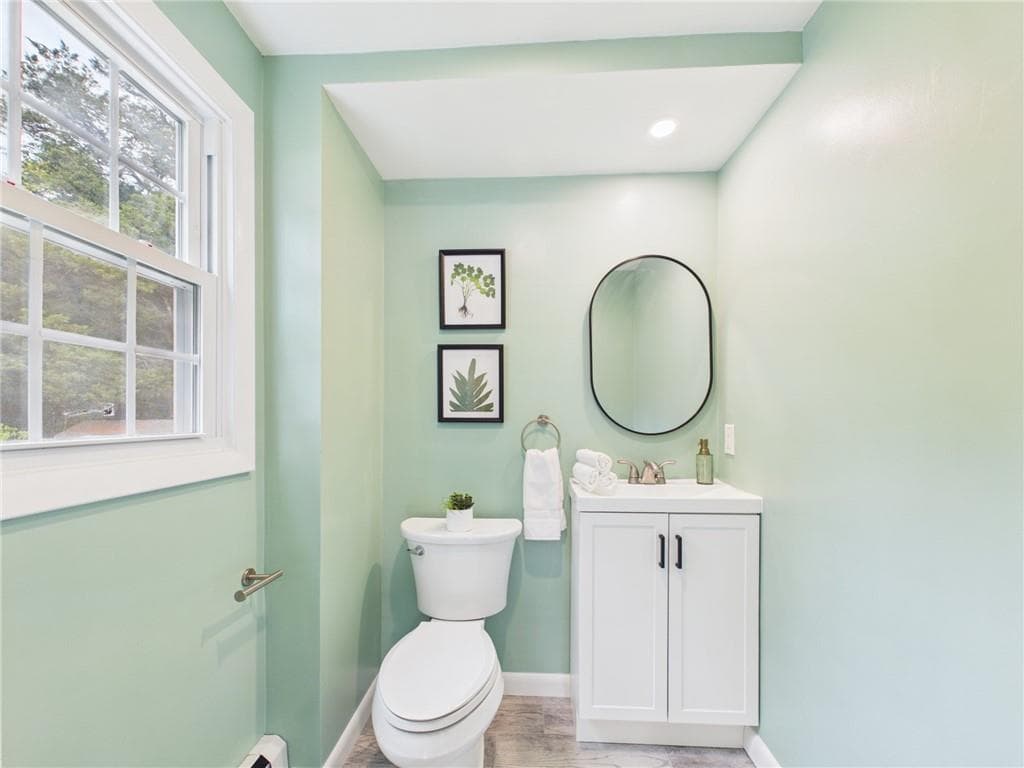 Single Family Residence at 83 Sandro Drive, Warwick, photo 15 of 33