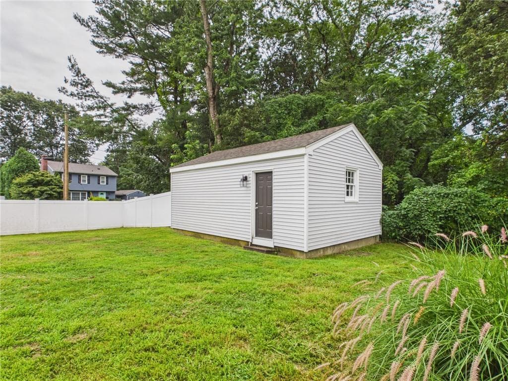 Single Family Residence at 83 Sandro Drive, Warwick, photo 31 of 33