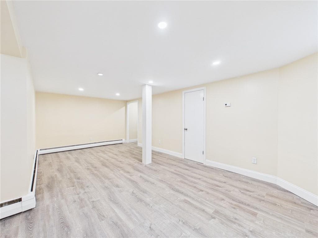 Single Family Residence at 83 Sandro Drive, Warwick, photo 29 of 33