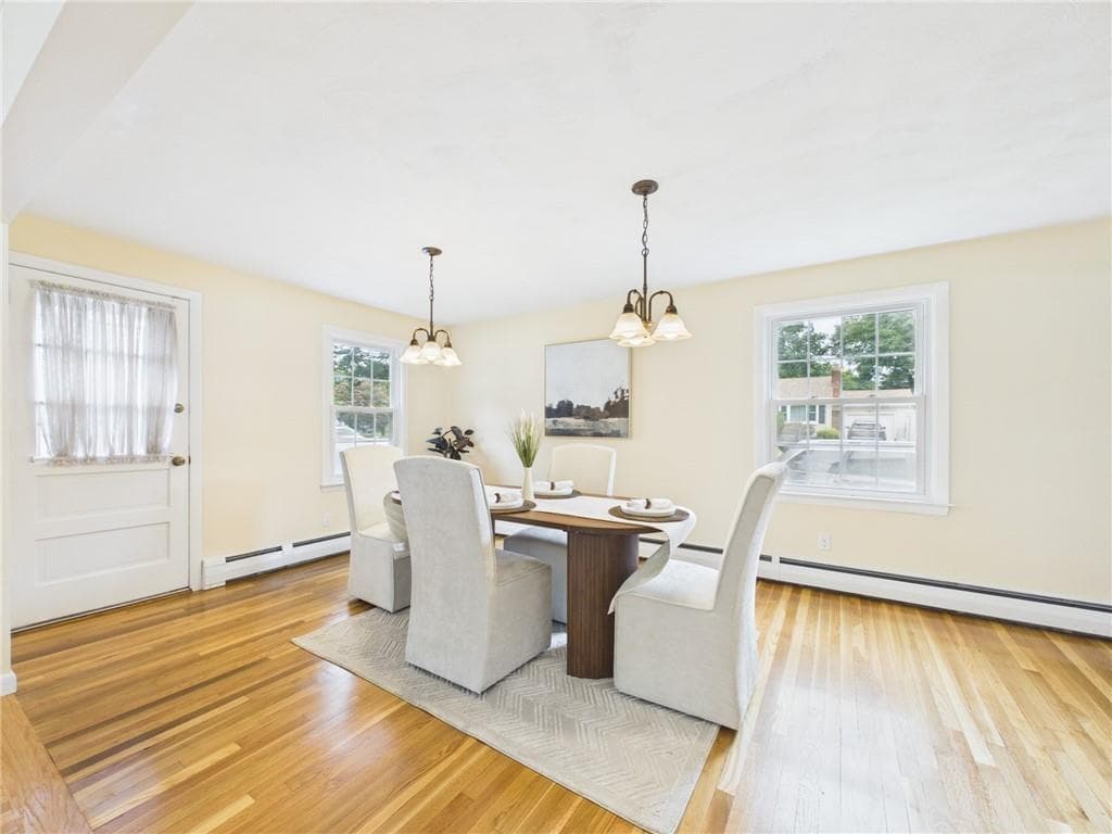 Single Family Residence at 83 Sandro Drive, Warwick, photo 4 of 33