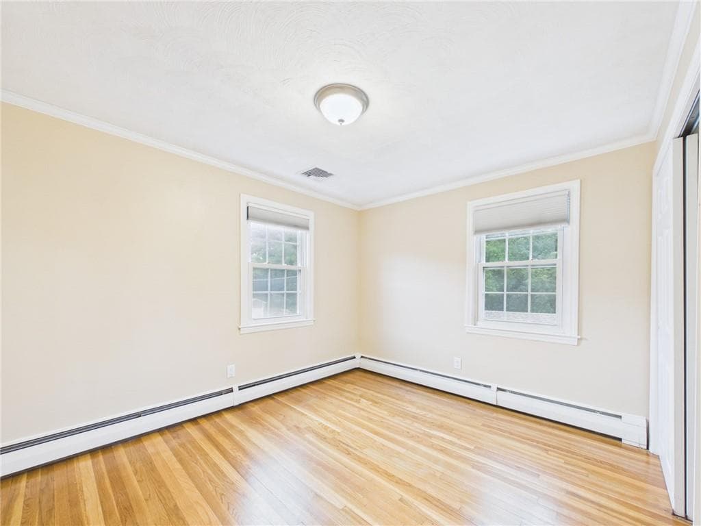 Single Family Residence at 83 Sandro Drive, Warwick, photo 25 of 33