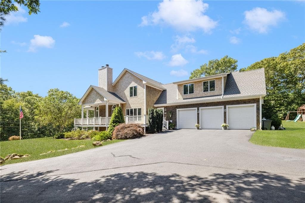 Single Family Residence at 23 Sea View Drive, Charlestown, photo 6 of 50
