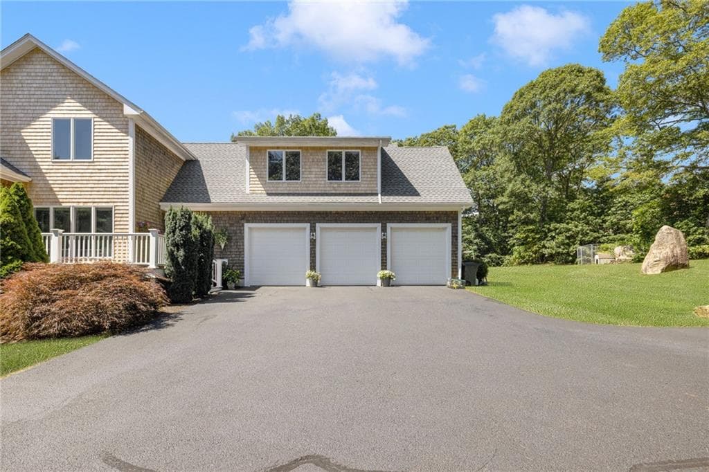 Single Family Residence at 23 Sea View Drive, Charlestown, photo 8 of 50