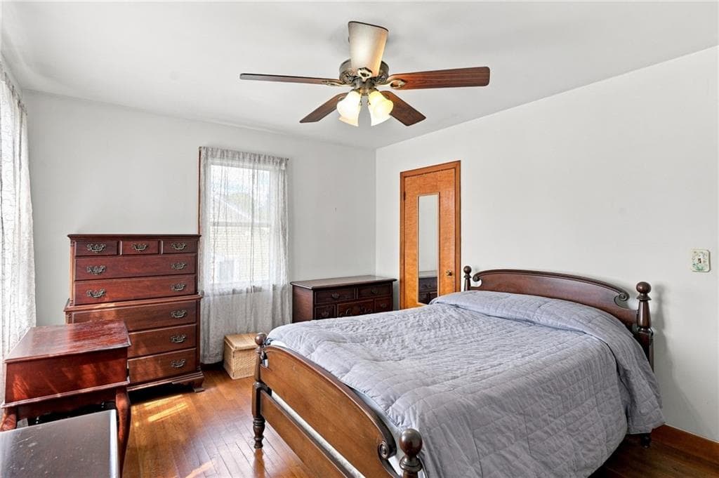 Single Family Residence at 219 Grosvenor Avenue, North Providence, photo 12 of 31