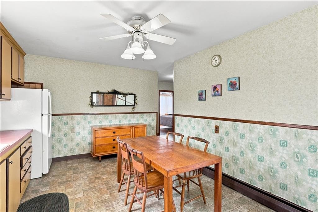 Single Family Residence at 219 Grosvenor Avenue, North Providence, photo 22 of 31
