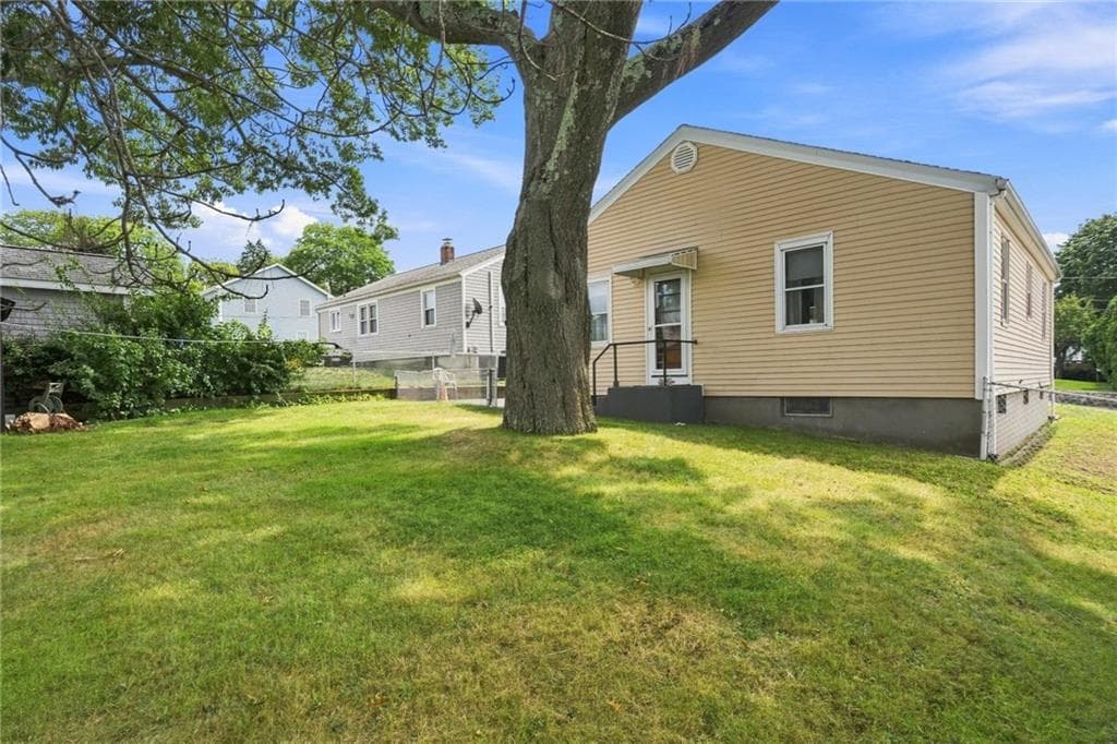 Single Family Residence at 219 Grosvenor Avenue, North Providence, photo 30 of 31