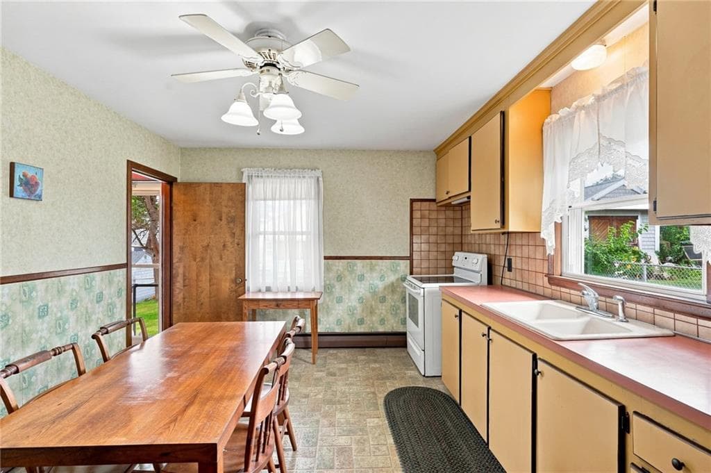 Single Family Residence at 219 Grosvenor Avenue, North Providence, photo 21 of 31