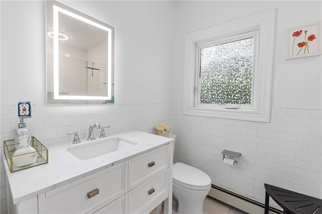 Single Family Residence at 126 Second Street, Newport, photo 20 of 47