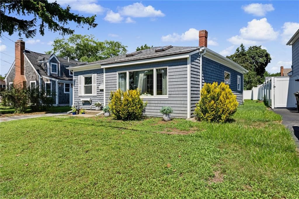 Single Family Residence at 26 Bowden Avenue, Barrington, photo 2 of 36