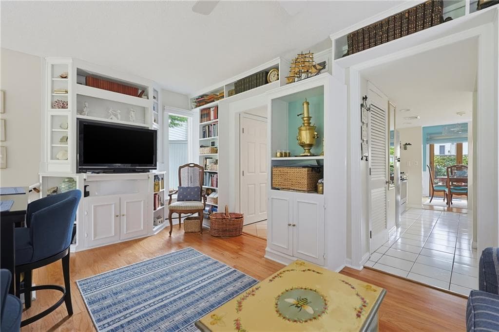 Condominium at 91 Windward Lane, Bristol, photo 8 of 39