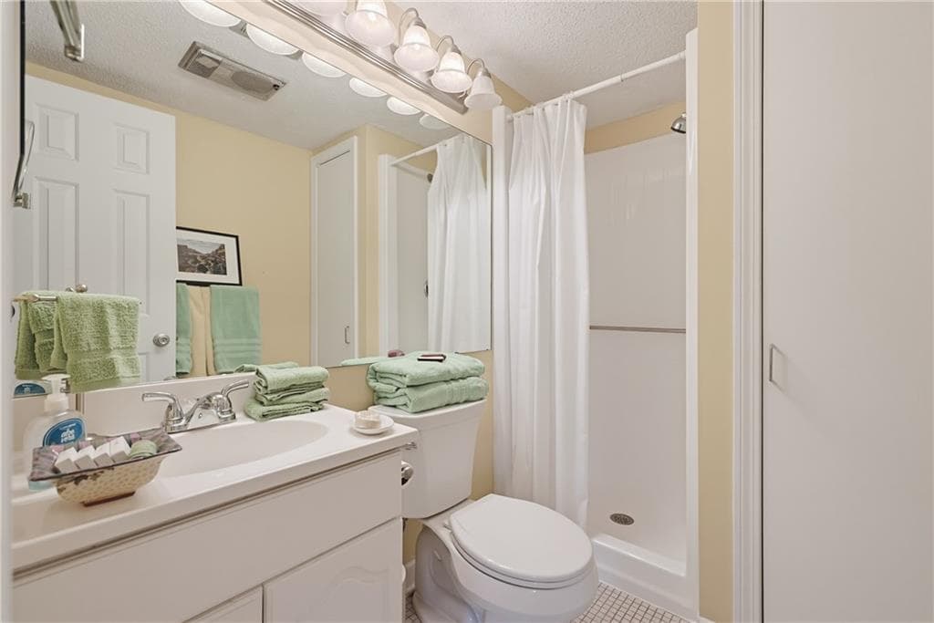 Condominium at 91 Windward Lane, Bristol, photo 25 of 39