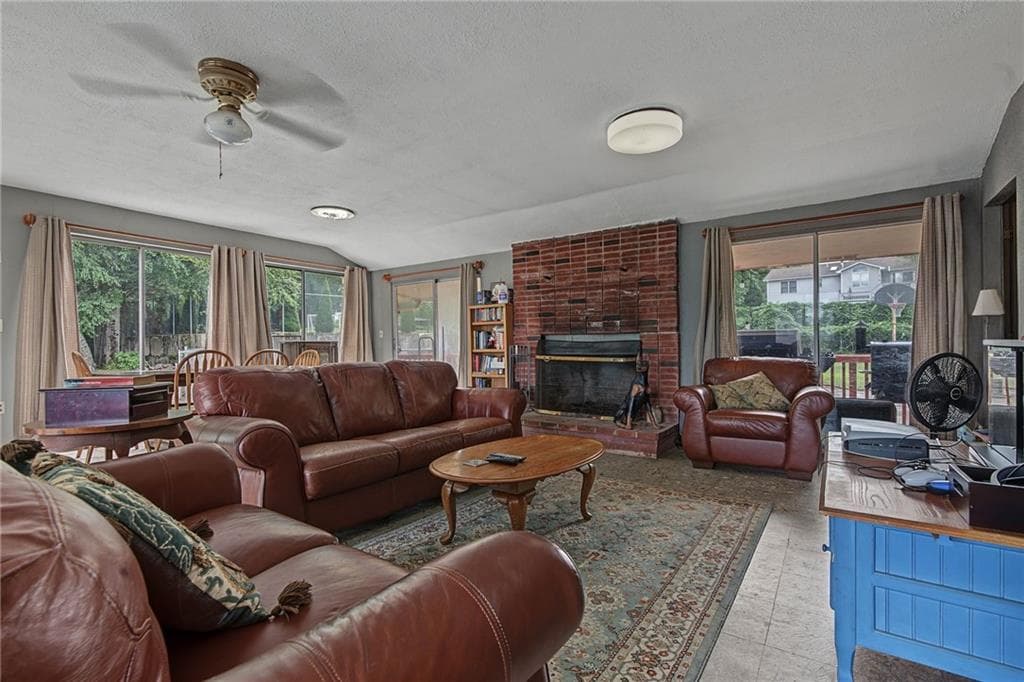 Single Family Residence at 26 Lillian Road, Johnston, photo 19 of 50