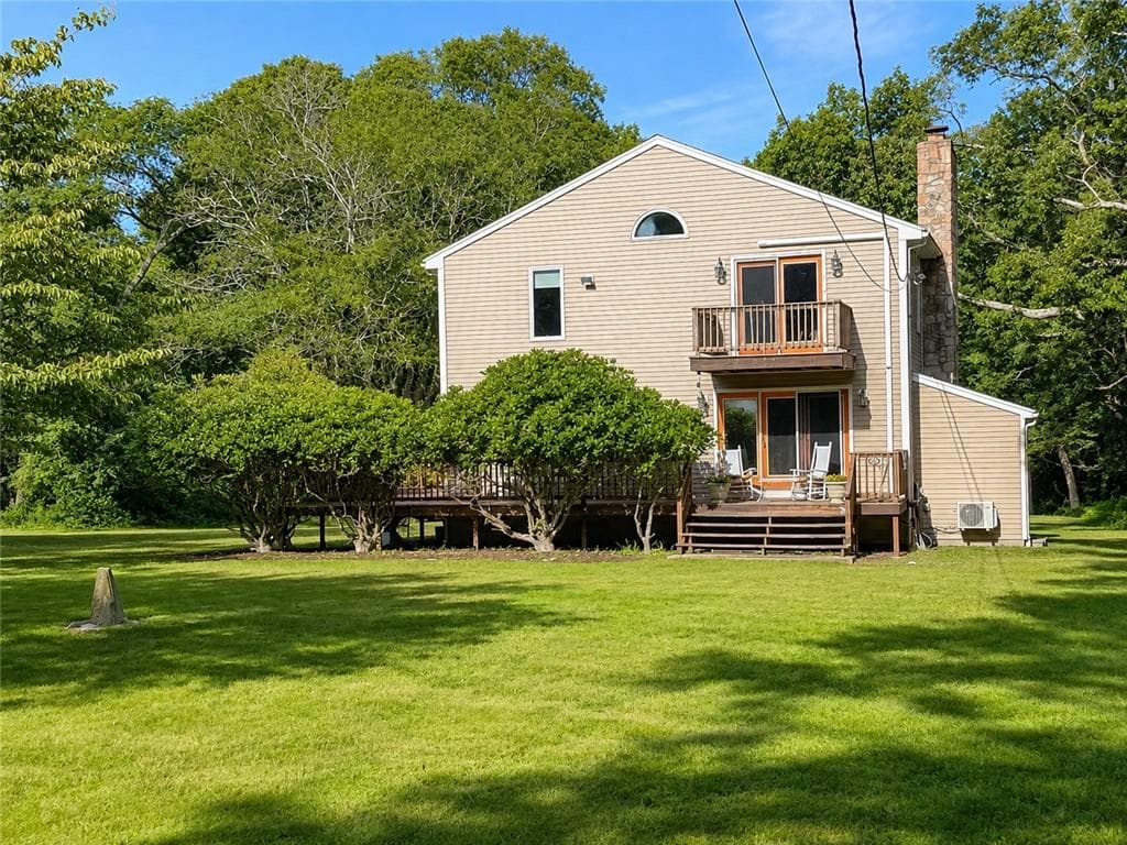 Single Family Residence at 027 Sunset Hill Avenue, Portsmouth, photo 2 of 20