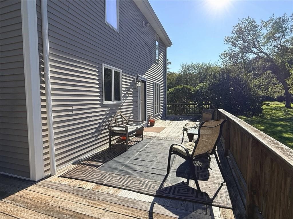 Single Family Residence at 027 Sunset Hill Avenue, Portsmouth, photo 3 of 20