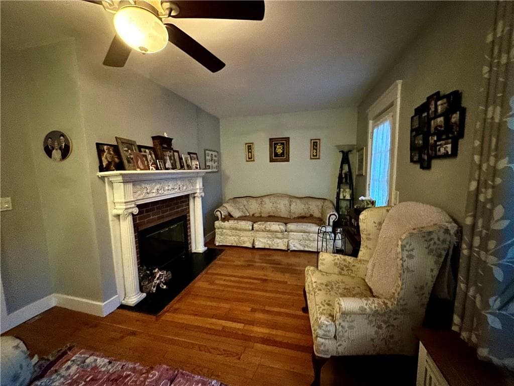 Single Family Residence at 228 Gleaner Chapel Road, Scituate, photo 5 of 14
