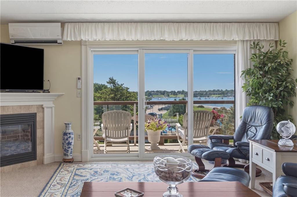 Condominium at 1314 Capella South UNIT 1314, Newport, photo 20 of 48