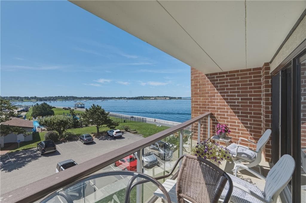 Condominium at 1314 Capella South UNIT 1314, Newport, photo 30 of 48