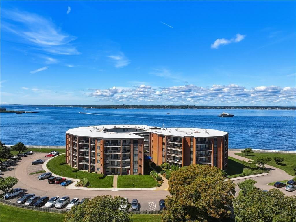 Condominium at 1314 Capella South UNIT 1314, Newport, photo 34 of 48