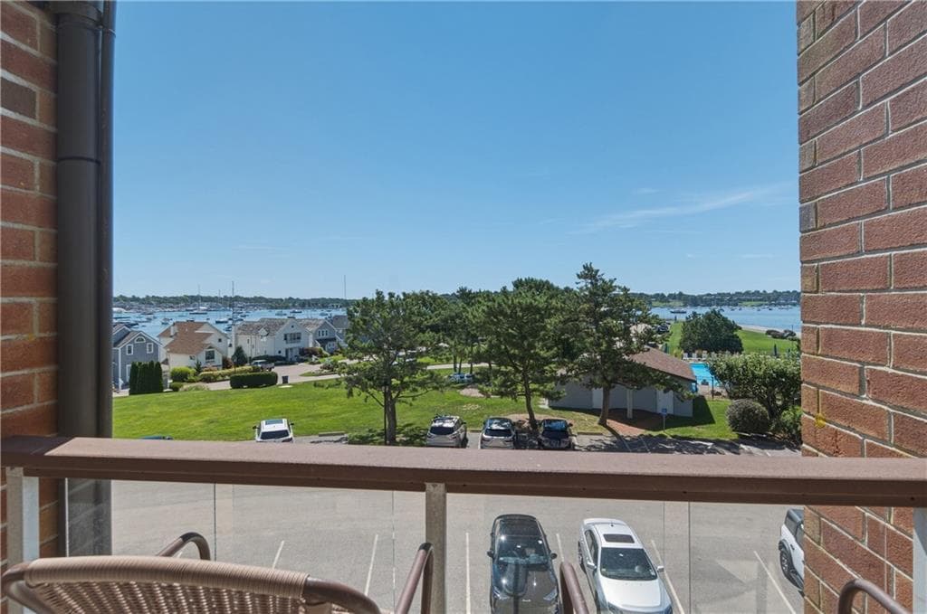 Condominium at 1314 Capella South UNIT 1314, Newport, photo 33 of 48