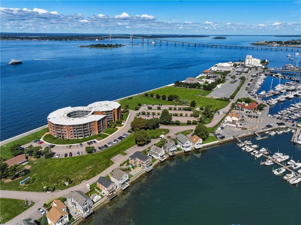 Condominium at 1314 Capella South UNIT 1314, Newport, photo 41 of 48