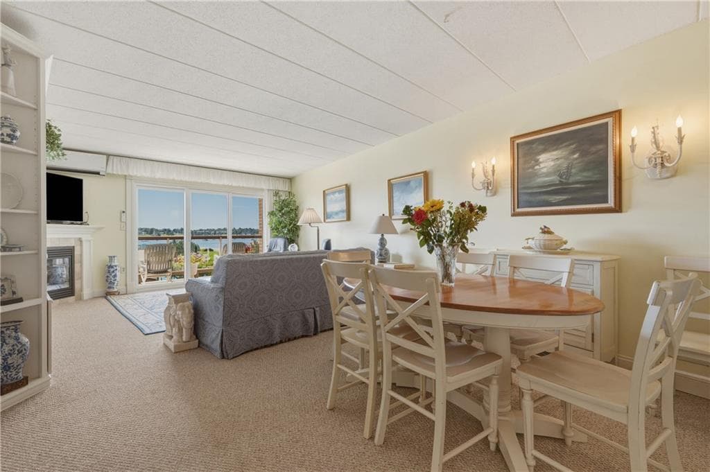 Condominium at 1314 Capella South UNIT 1314, Newport, photo 15 of 48