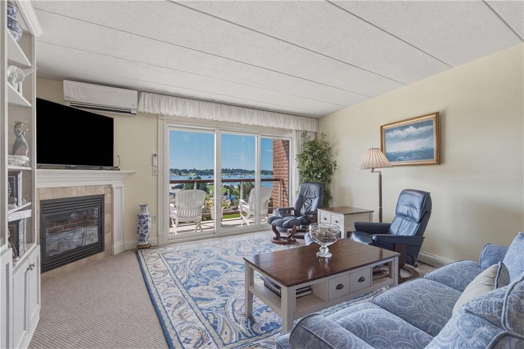 Condominium at 1314 Capella South UNIT 1314, Newport, photo 19 of 48