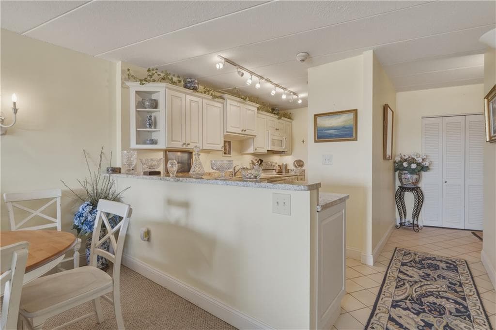 Condominium at 1314 Capella South UNIT 1314, Newport, photo 8 of 48