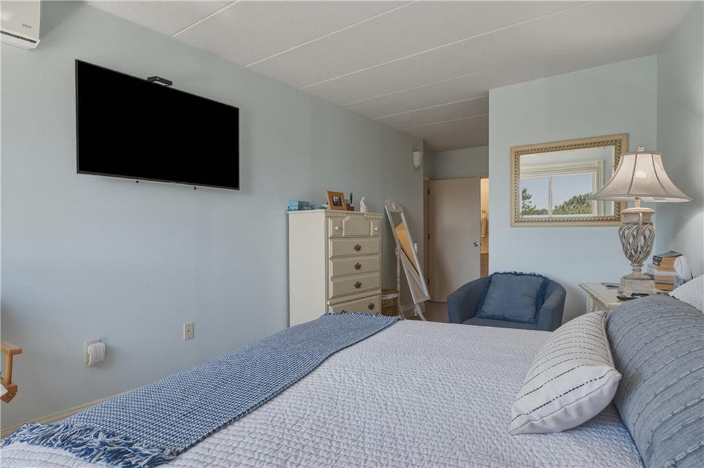 Condominium at 1314 Capella South UNIT 1314, Newport, photo 25 of 48