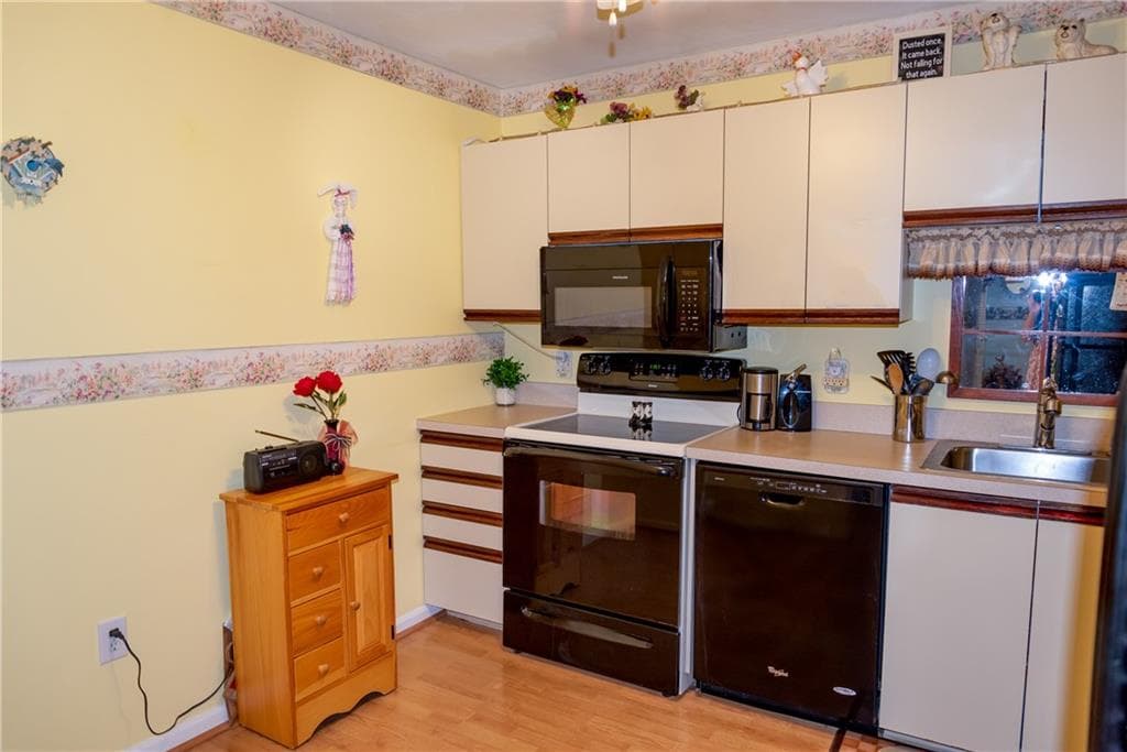 Condominium at 185 Manville Hill Rd Road UNIT 506, Cumberland, photo 9 of 22