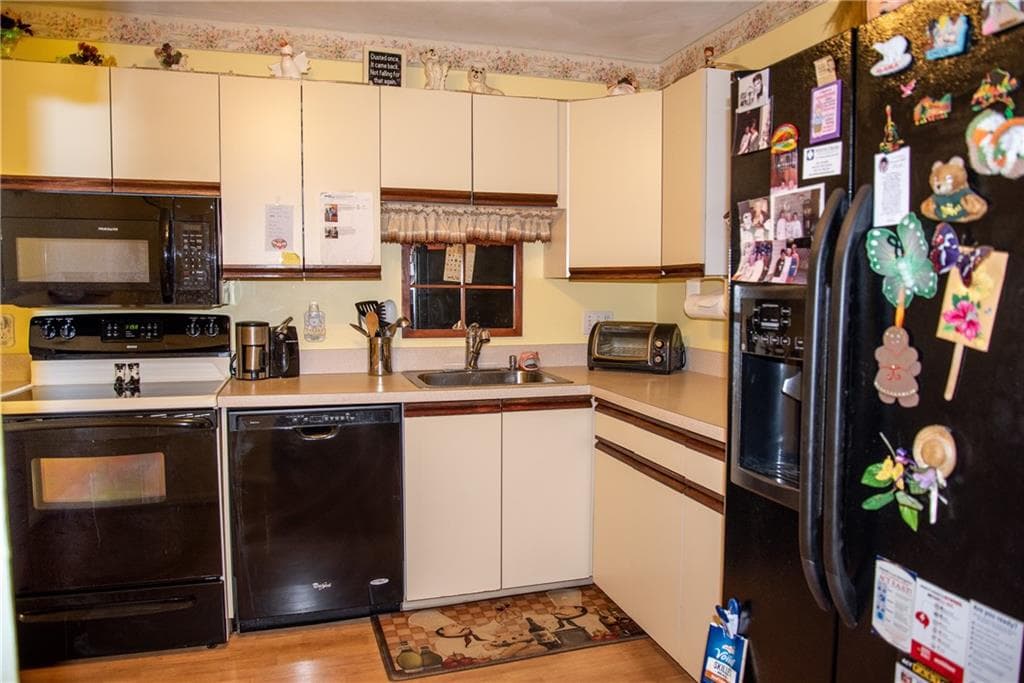 Condominium at 185 Manville Hill Rd Road UNIT 506, Cumberland, photo 10 of 22