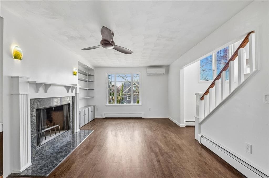 Single Family Residence at 94 Spindrift Street, Jamestown, photo 16 of 25