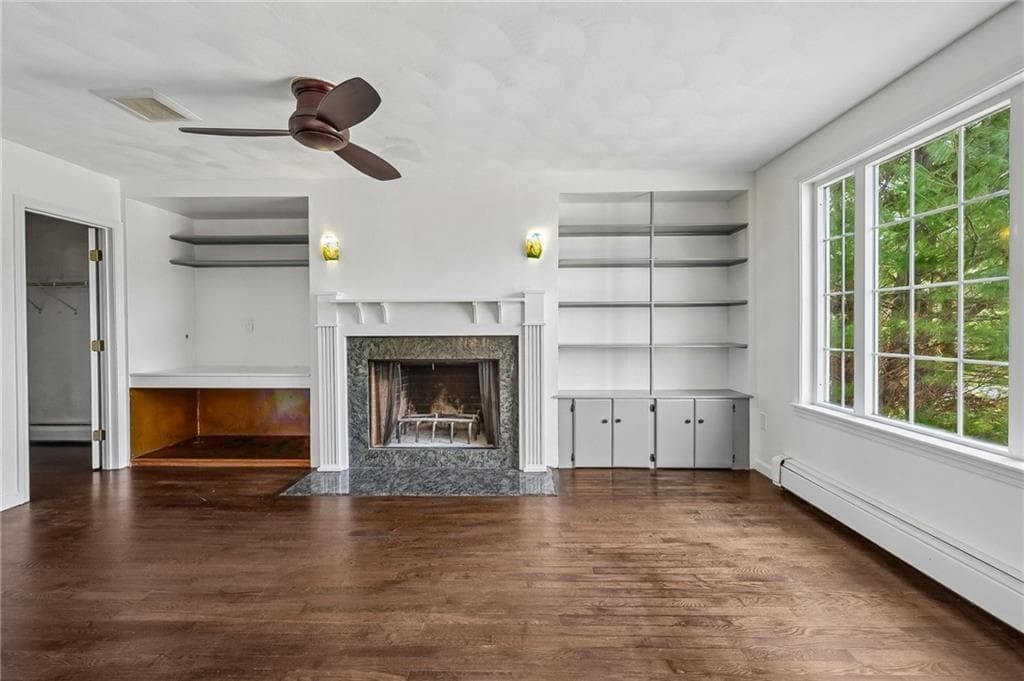 Single Family Residence at 94 Spindrift Street, Jamestown, photo 15 of 25