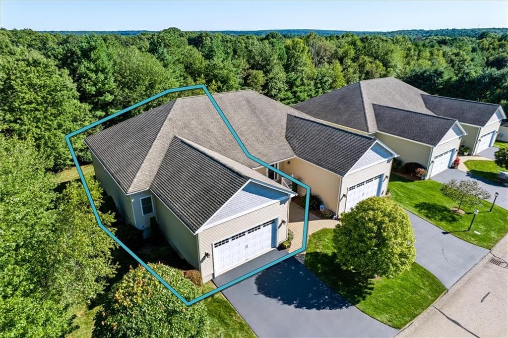 Condominium at 152 Allegra Lane, North Kingstown, photo 7 of 47
