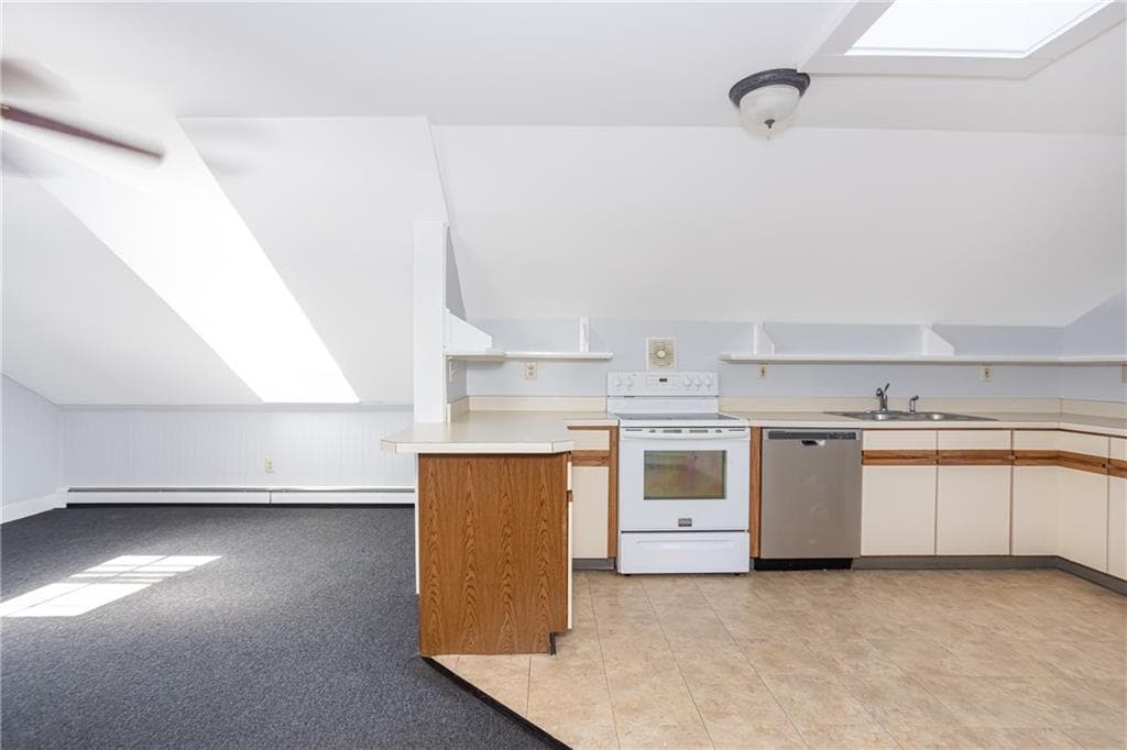 Condominium at 85 Mill Street UNIT 3, Newport, photo 3 of 16