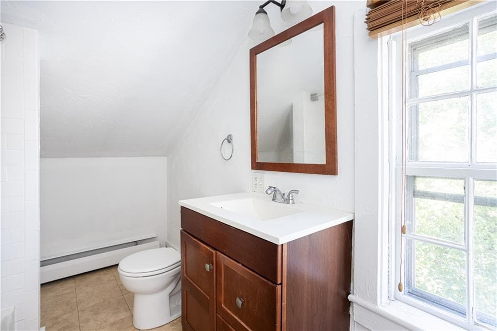 Condominium at 85 Mill Street UNIT 3, Newport, photo 10 of 16