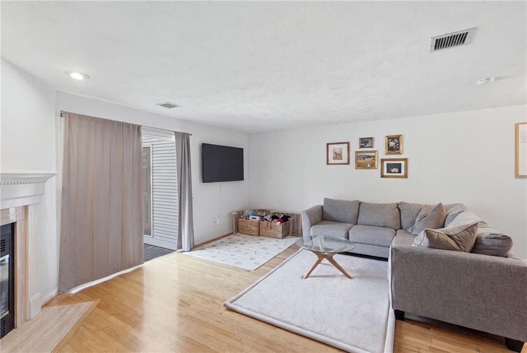 Condominium at 106 Trellis Drive, West Warwick, photo 5 of 30