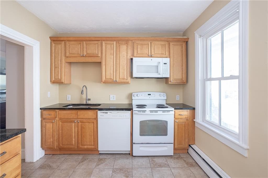 Condominium at 85 Mill Street UNIT 2, Newport, photo 7 of 27