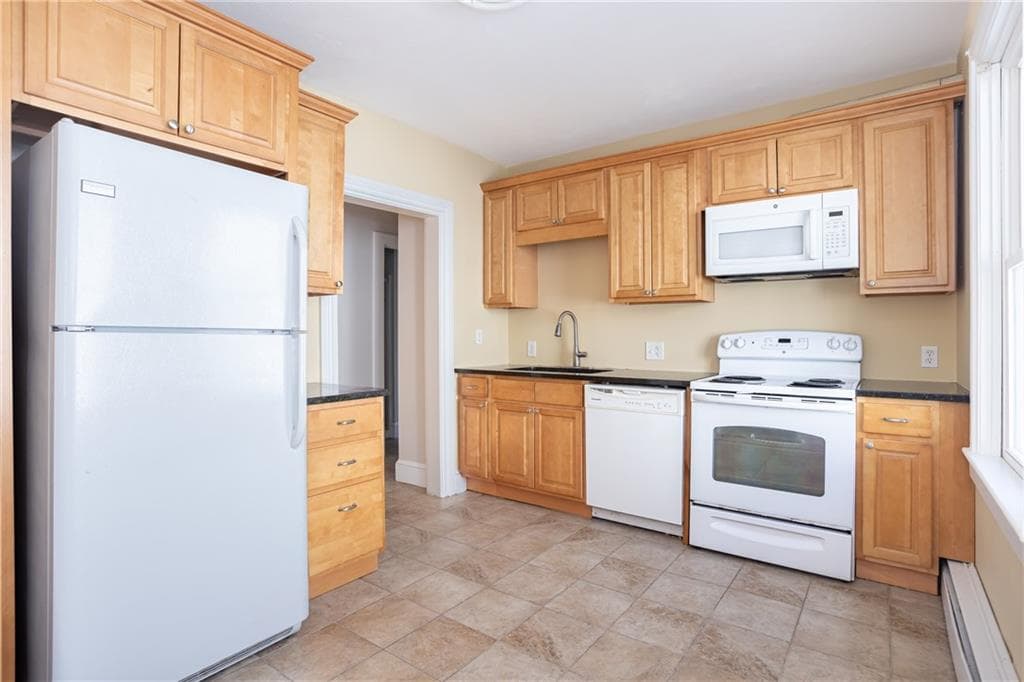 Condominium at 85 Mill Street UNIT 2, Newport, photo 3 of 27