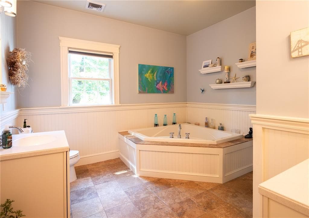Single Family Residence at 20 Tea House Lane, Warwick, photo 20 of 31