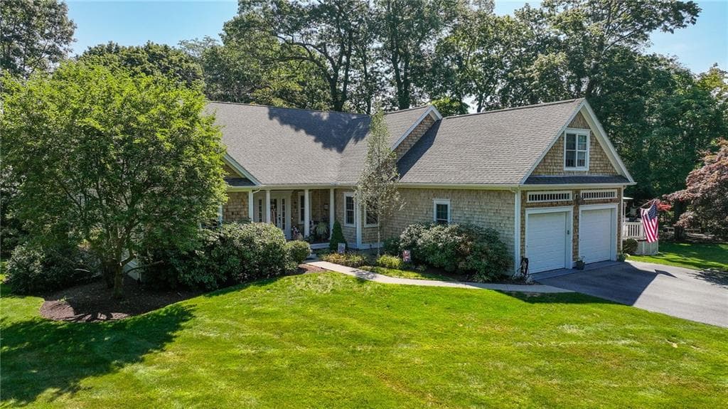 Single Family Residence at 20 Tea House Lane, Warwick, photo 4 of 31