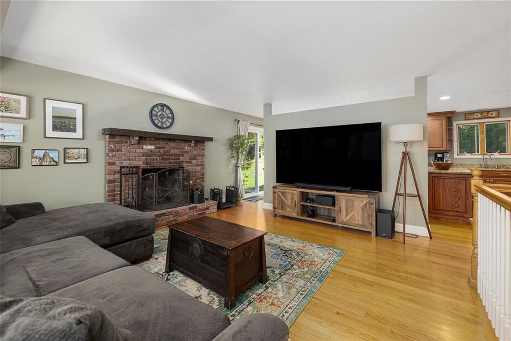 Single Family Residence at 702 Gardner Road, Exeter, photo 6 of 44