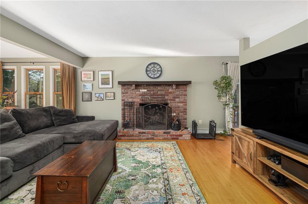 Single Family Residence at 702 Gardner Road, Exeter, photo 7 of 44